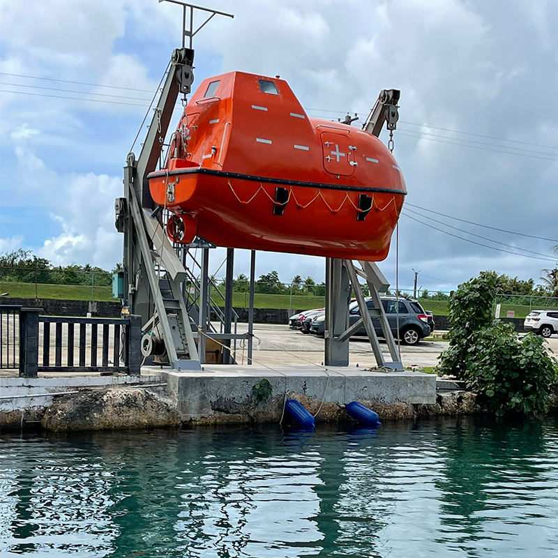 قارب النجاة المغلقة7