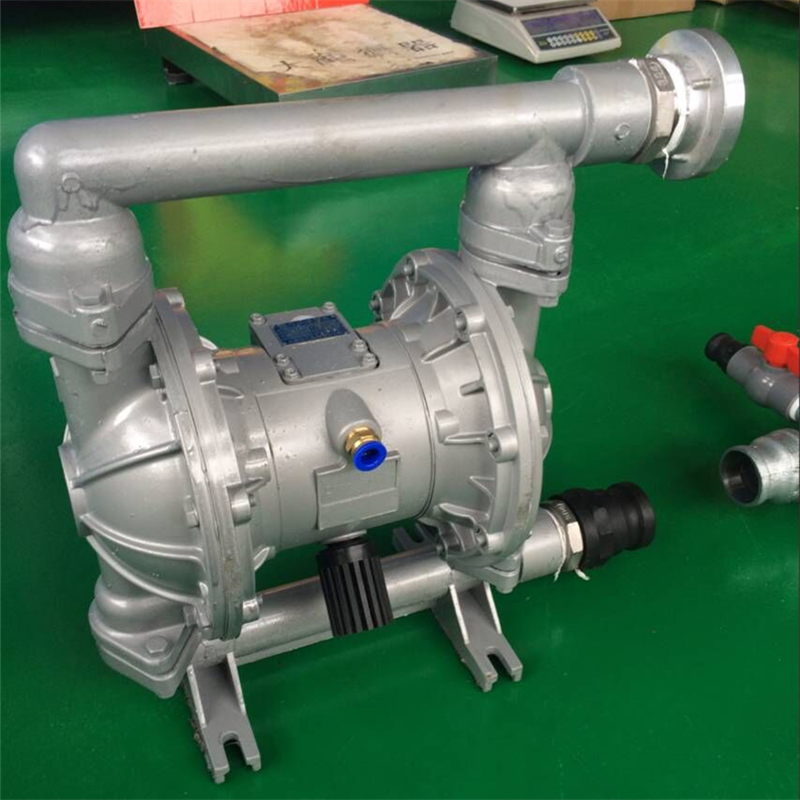 أكياس المياه اختبار قارب النجاة (8)