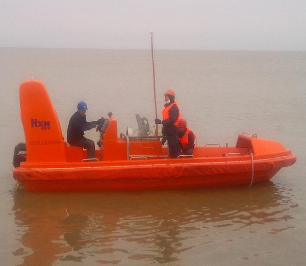 الانتباه عند تشغيل قارب الإنقاذ السريع