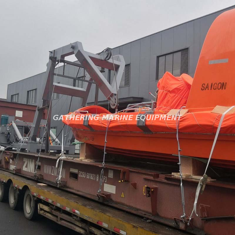 قارب إنقاذ من النوع Davit وFRC