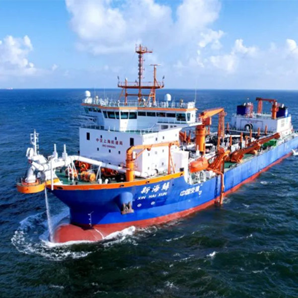 تم تسليم نوعين من الكراكات التي تم تطويرها وتصميمها من قبل شركة بناء السفن الحكومية الصينية 708 وبدء البناء!